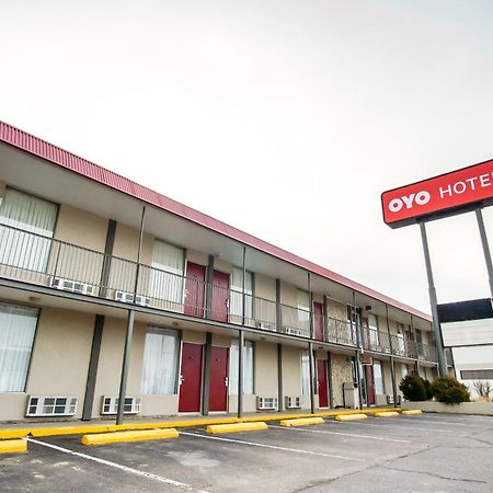 Oyo Hotel Hutchinson West 4Th Ave Dış mekan fotoğraf