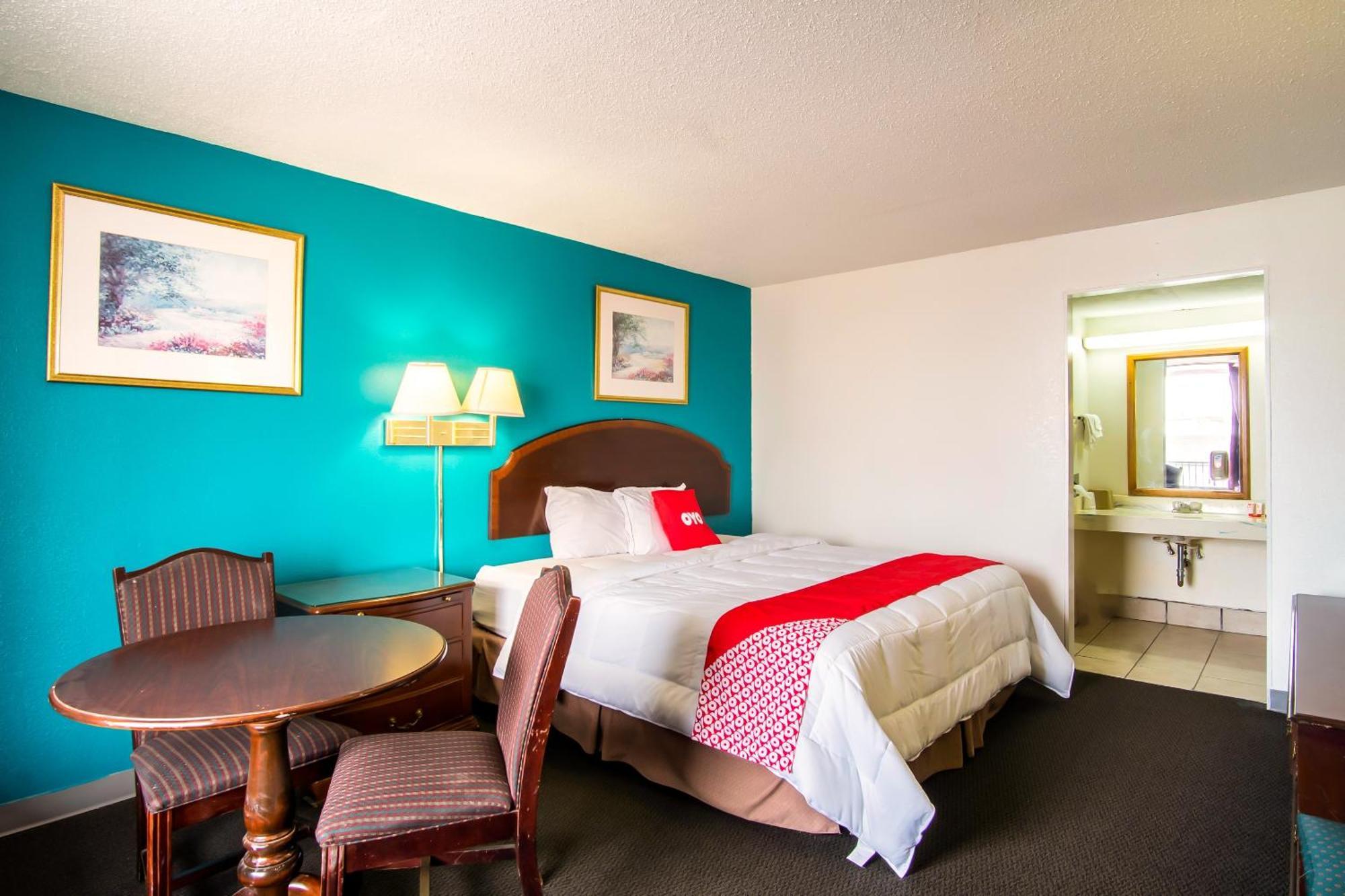 Oyo Hotel Hutchinson West 4Th Ave Dış mekan fotoğraf