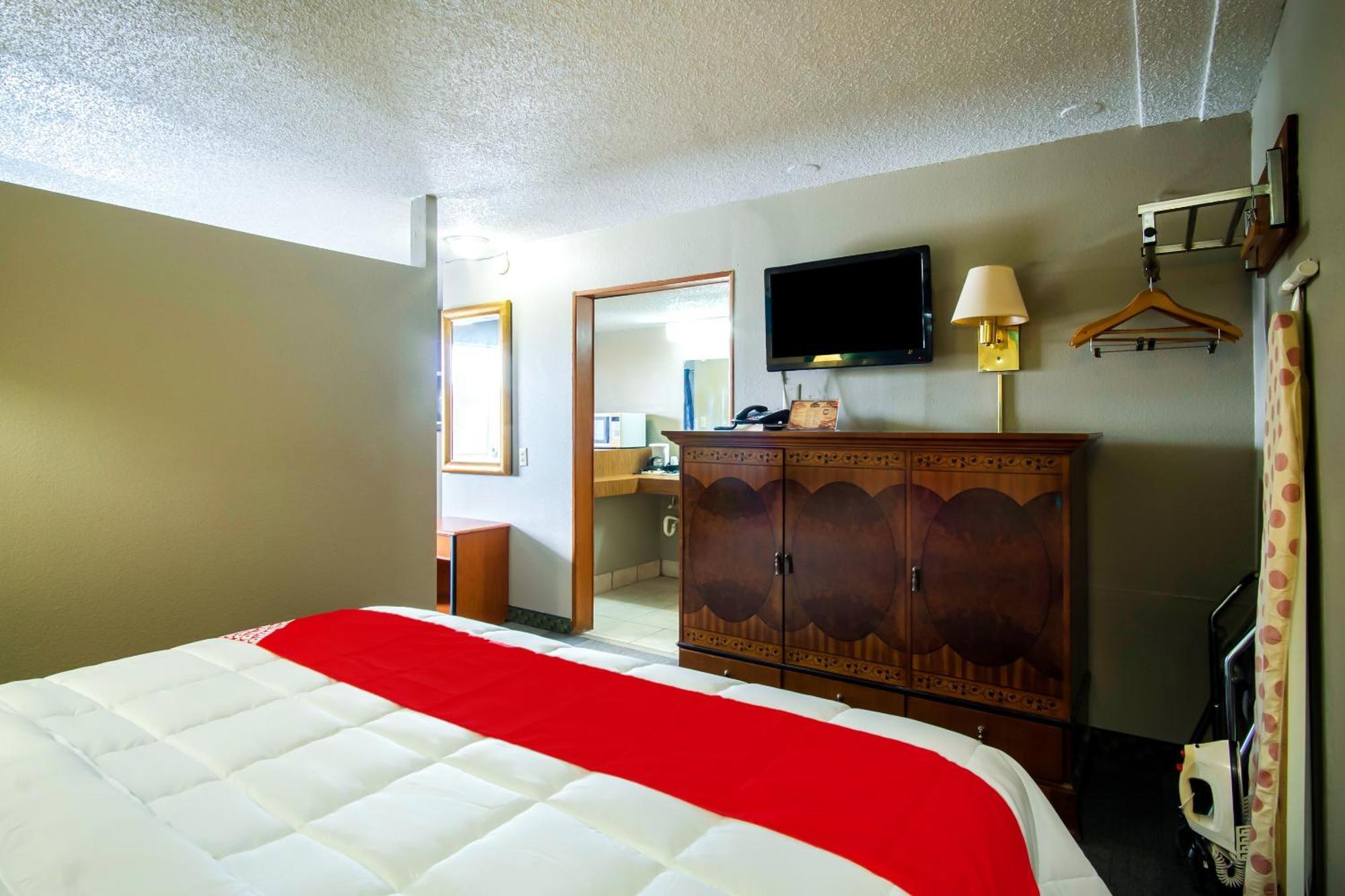 Oyo Hotel Hutchinson West 4Th Ave Dış mekan fotoğraf