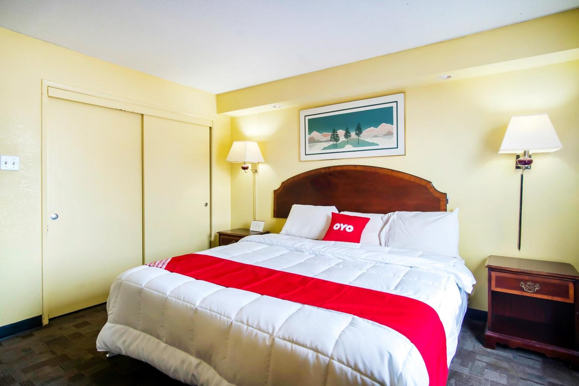 Oyo Hotel Hutchinson West 4Th Ave Dış mekan fotoğraf