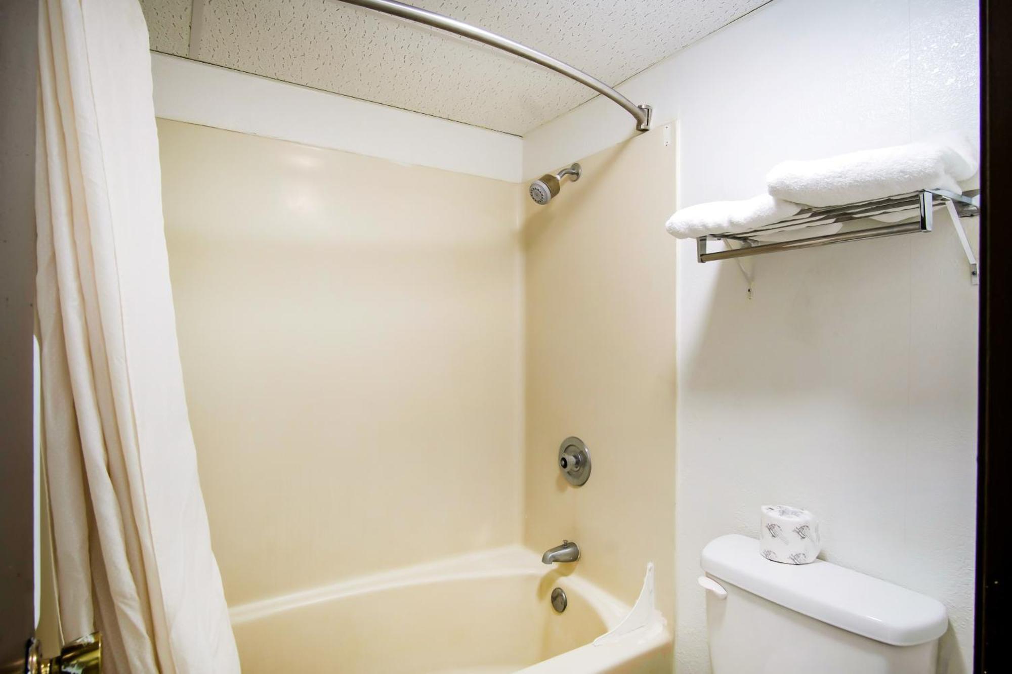 Oyo Hotel Hutchinson West 4Th Ave Dış mekan fotoğraf