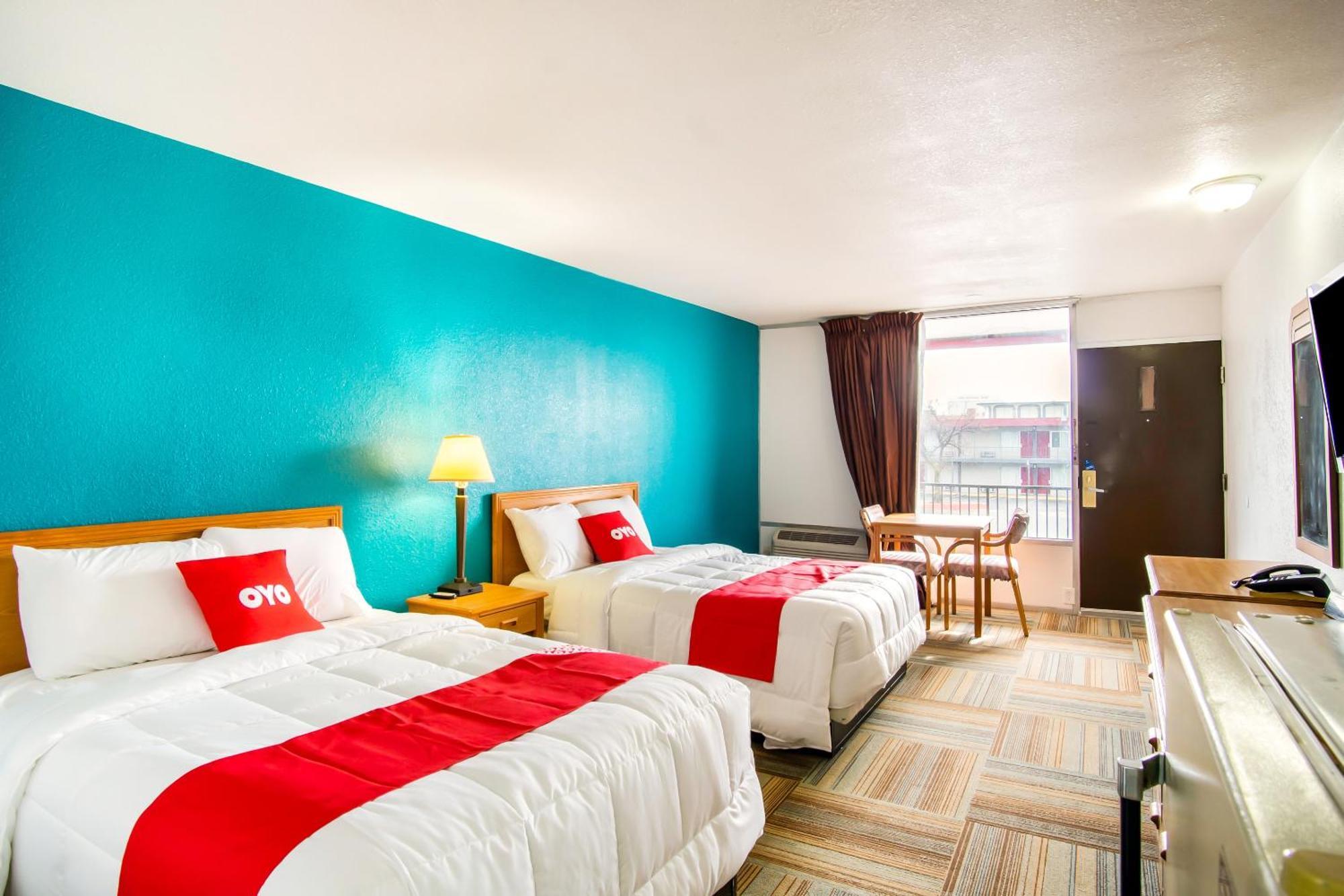 Oyo Hotel Hutchinson West 4Th Ave Dış mekan fotoğraf
