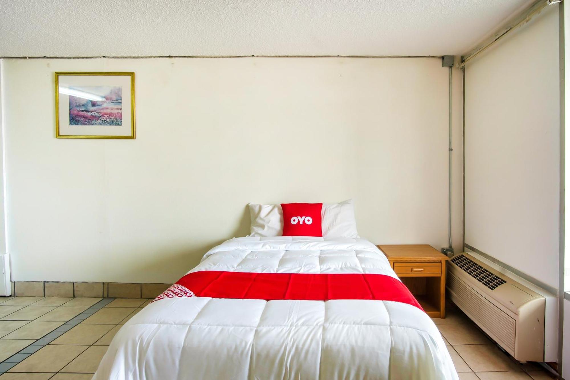 Oyo Hotel Hutchinson West 4Th Ave Dış mekan fotoğraf