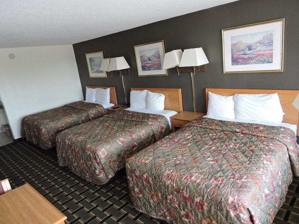 Oyo Hotel Hutchinson West 4Th Ave Dış mekan fotoğraf