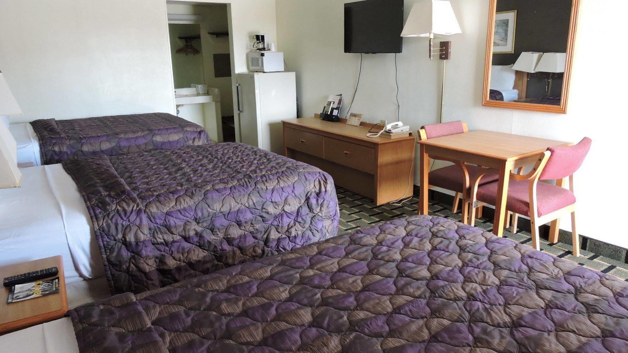 Oyo Hotel Hutchinson West 4Th Ave Dış mekan fotoğraf