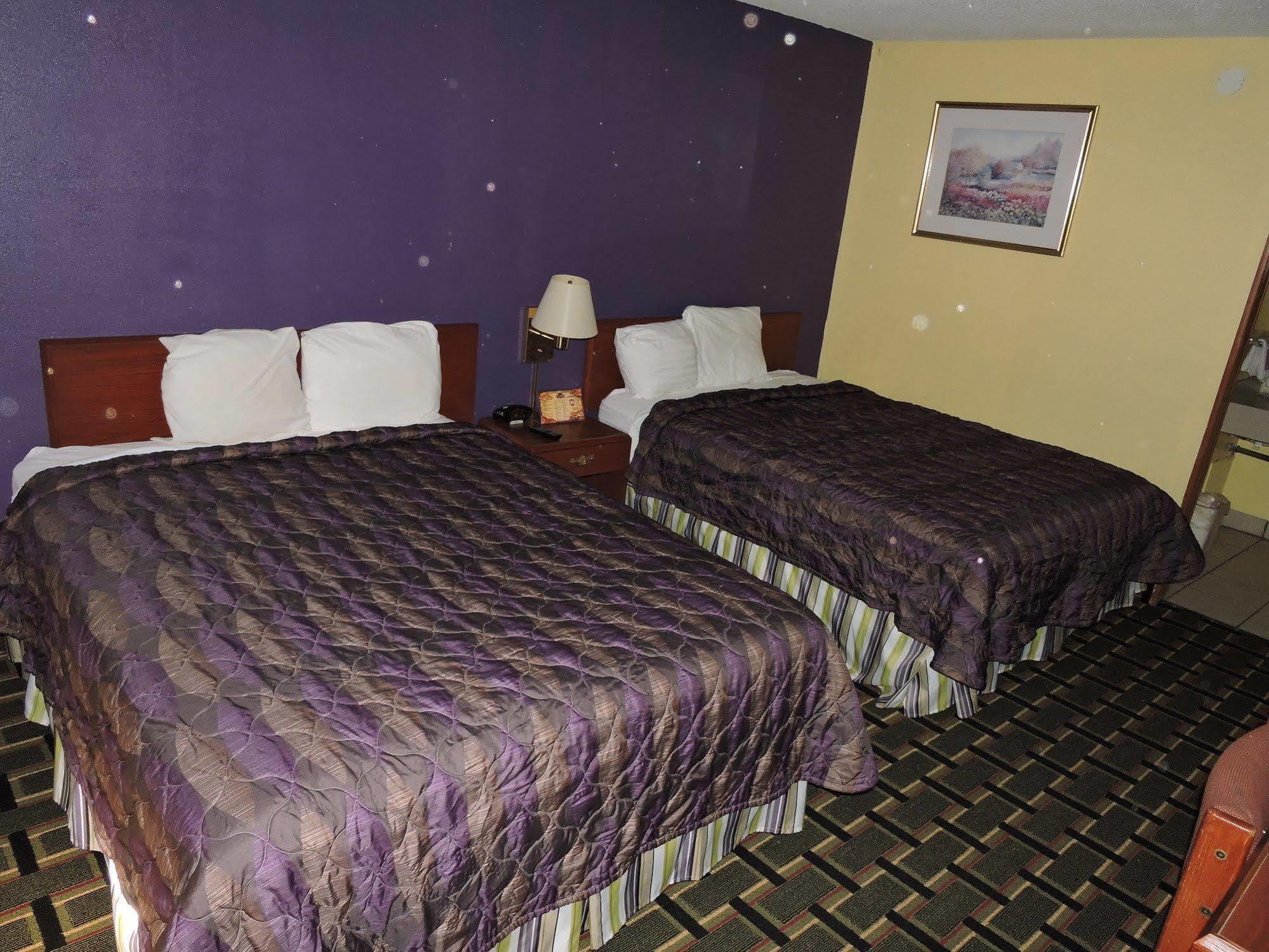 Oyo Hotel Hutchinson West 4Th Ave Dış mekan fotoğraf