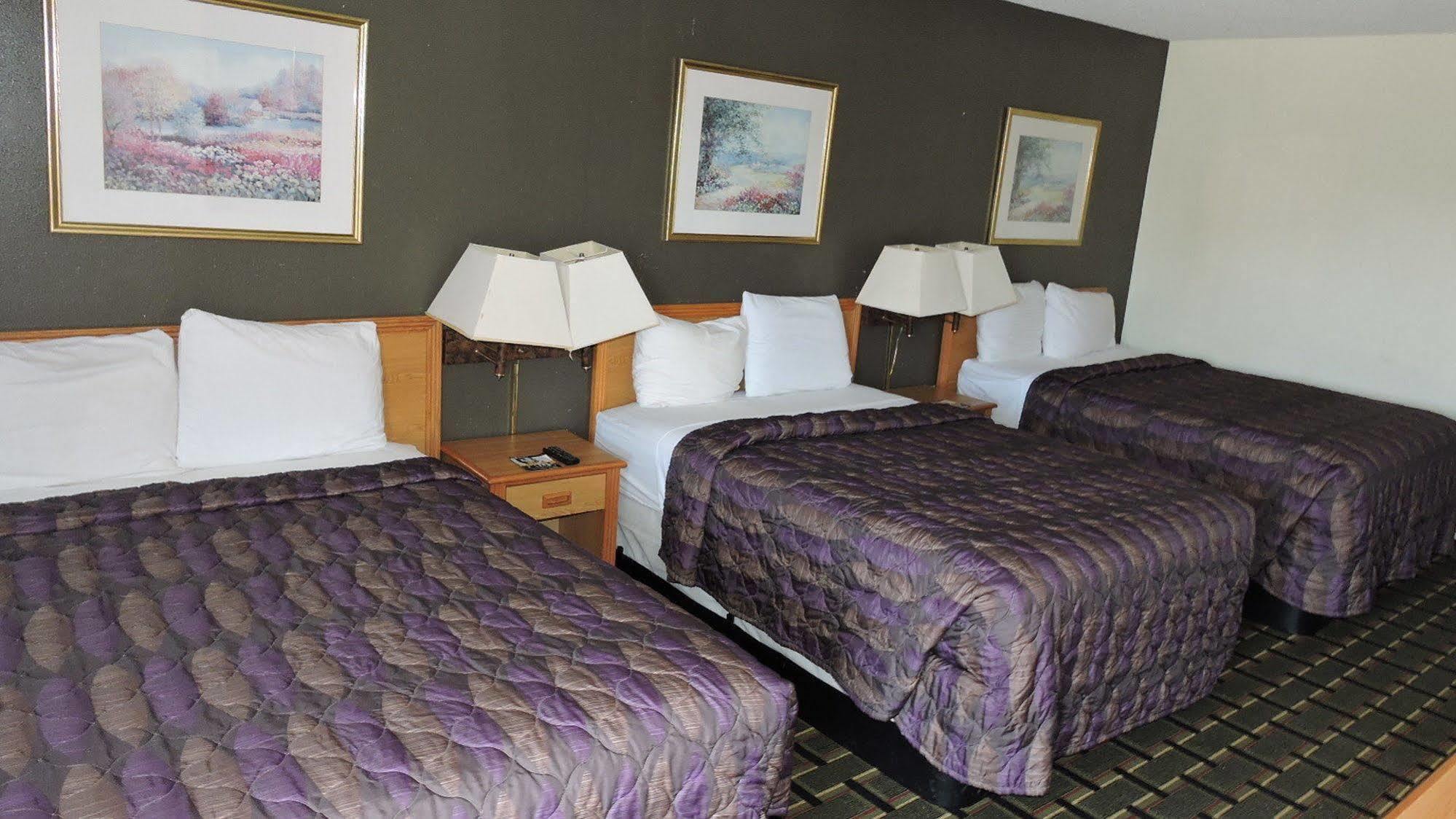 Oyo Hotel Hutchinson West 4Th Ave Dış mekan fotoğraf